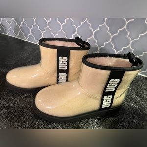 Classic Clear Mini Waterproof Cold Weather Boots Never worn! Brand new!